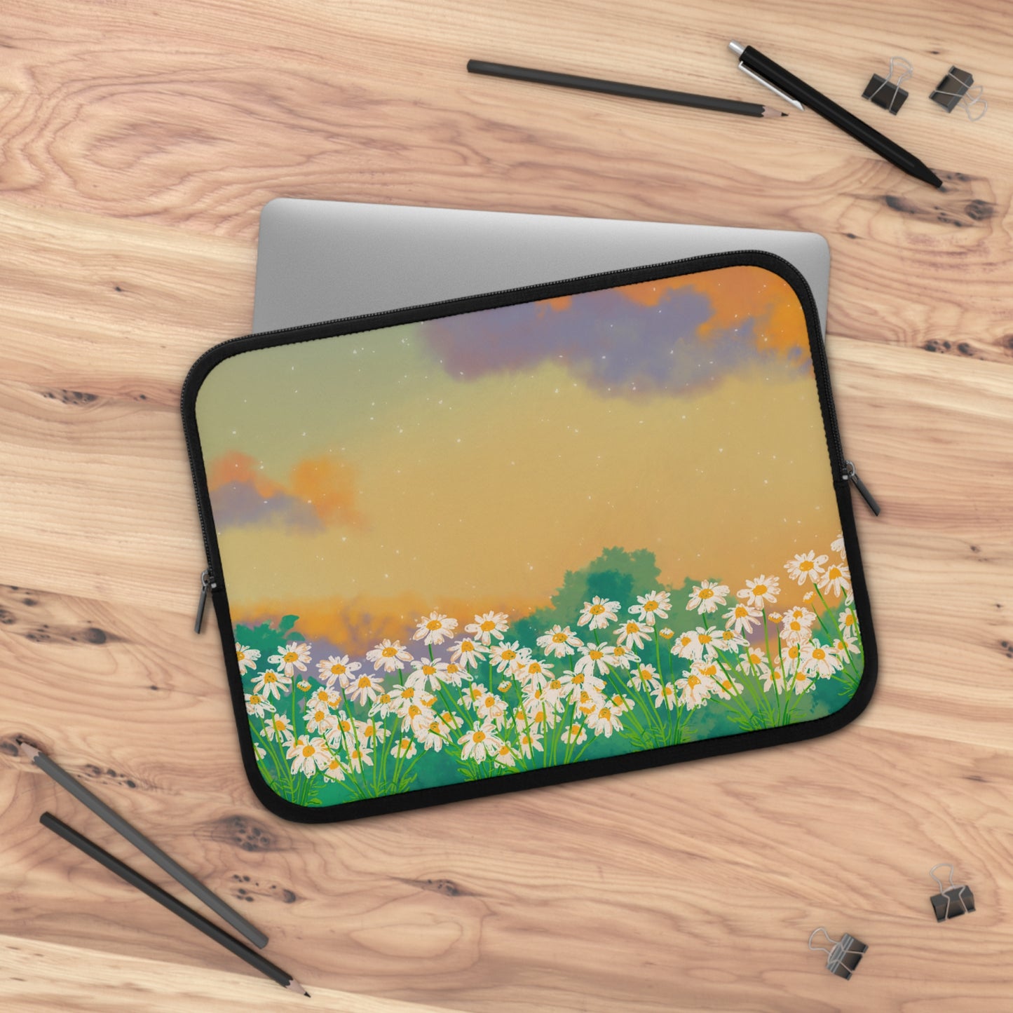 Daisy Fields Laptop Sleeve - Floral Design for Nature Lovers
