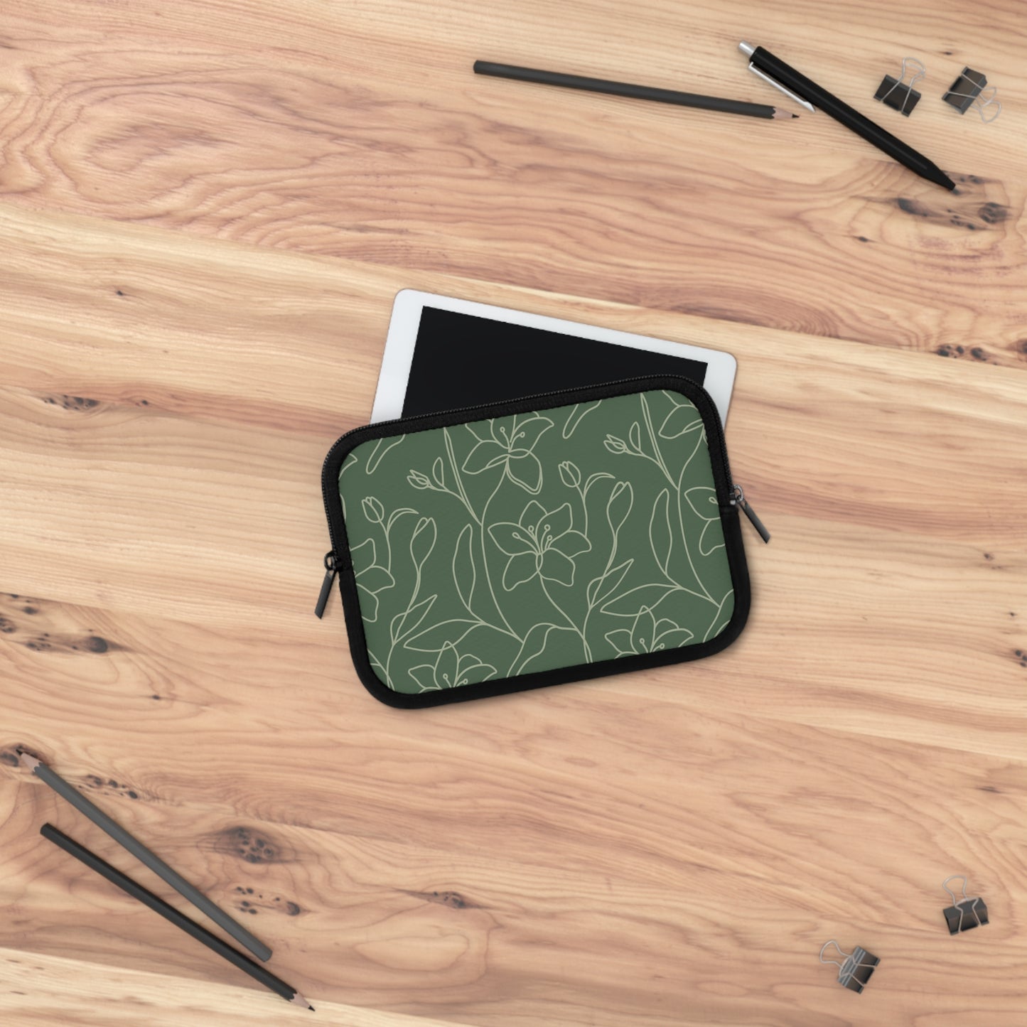 Floral Laptop Sleeve - Elegant Green Design for Stylish Protection